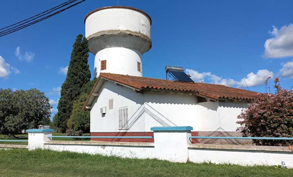 Daño en una cañería de Obras Sanitarias