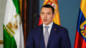 Ecuatorianos rechazan referéndum clave para el Gobierno de Noboa.