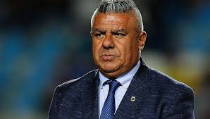 El nuevo emperador: Tapia desafía al Gobierno para perpetuarse en la AFA.