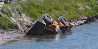 Hallan muerto al conductor de la excavadora.