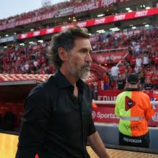 Eduardo Domínguez se va de Estudiantes