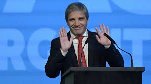 Luis Caputo y su pronóstico sobre la economía argentina