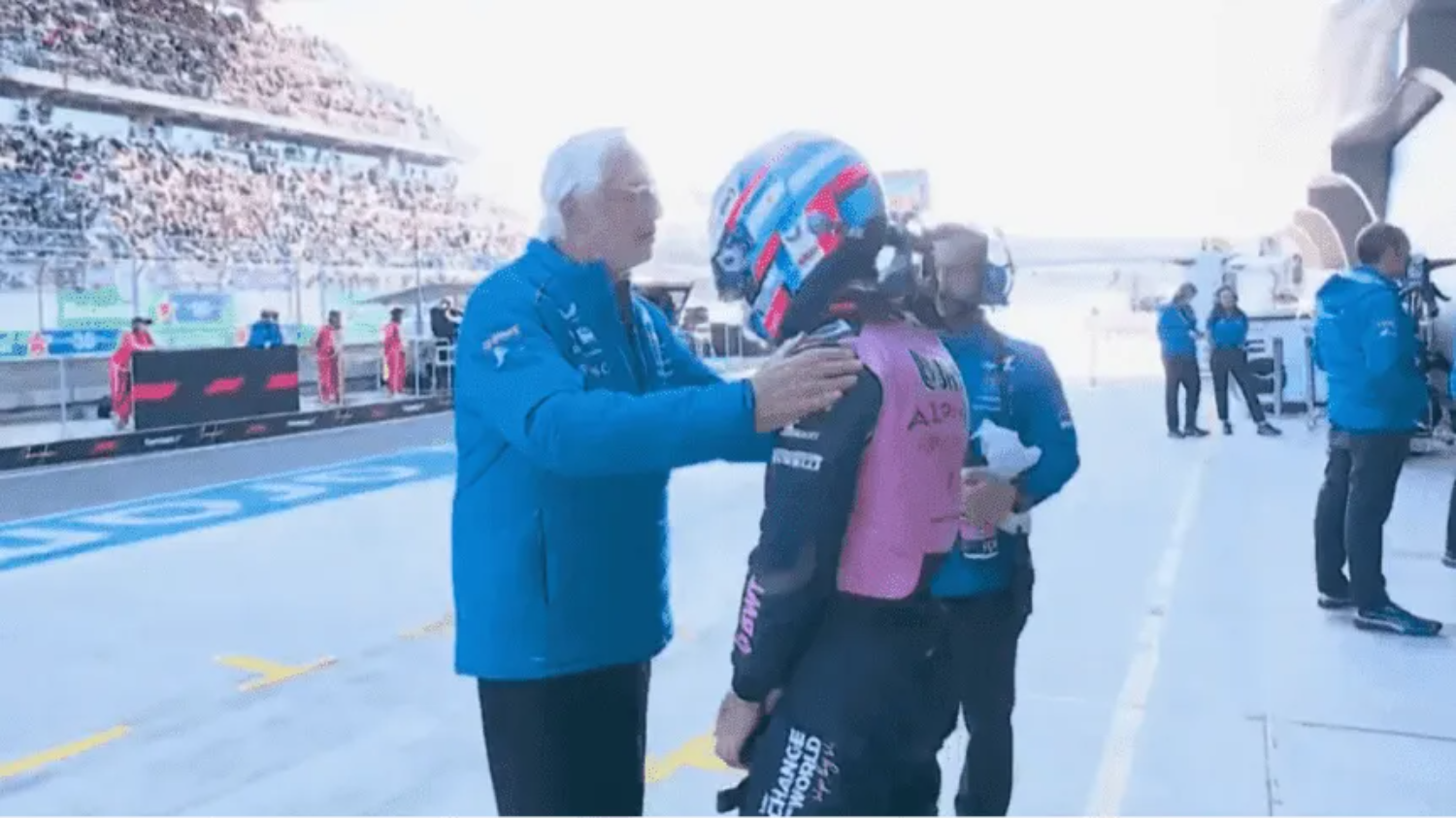 EL GESTO DE BRIATORE CON COLAPINTO