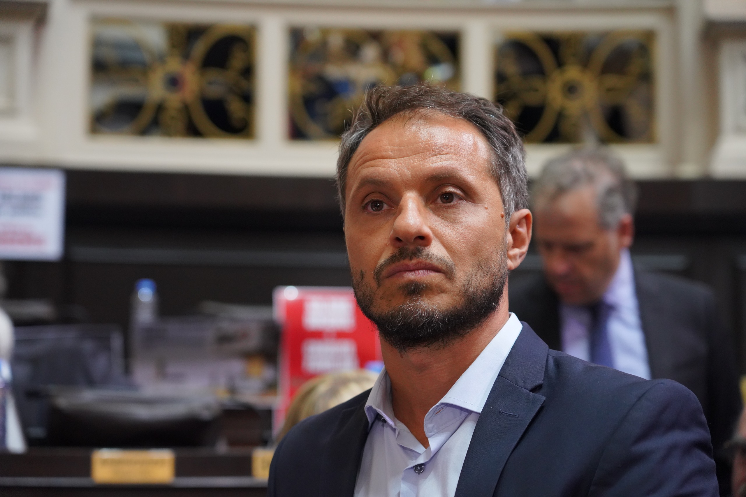 El diputado Martín Endere presentó un proyecto de ley en la legislatura bonaerense para fortalecer las herramientas judiciales en la investigación de delitos digitales.