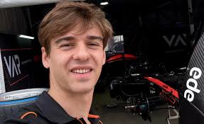 ¡NICO VARRONE FUE 4° EN LA SPRINT DE LA F2 Y SUMÓ CINCO PUNTOS!
