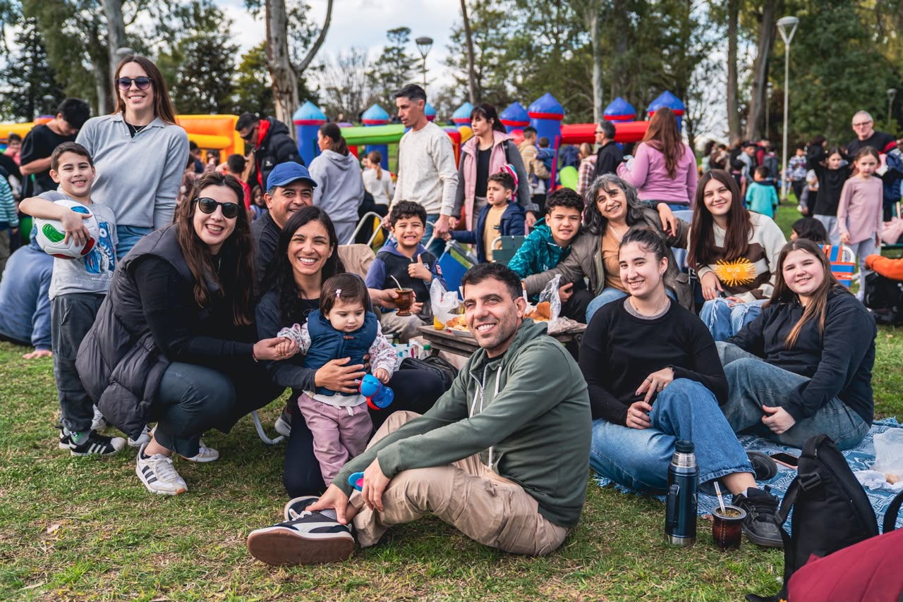 OLAVARRÍA CELEBRÓ EL DÍA DE LAS INFANCIAS CON UNA MULTITUDINARIA JORNADA EN EL PARQUE HELIOS ESEVERRI.