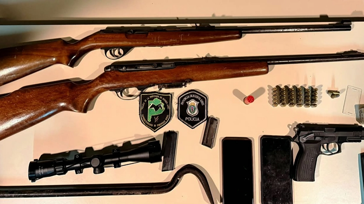 PERSECUCIÓN EN OLAVARRÍA: SECUESTRAN ARMAS Y MUNICIONES TRAS INTERCEPTAR UN VEHÍCULO.