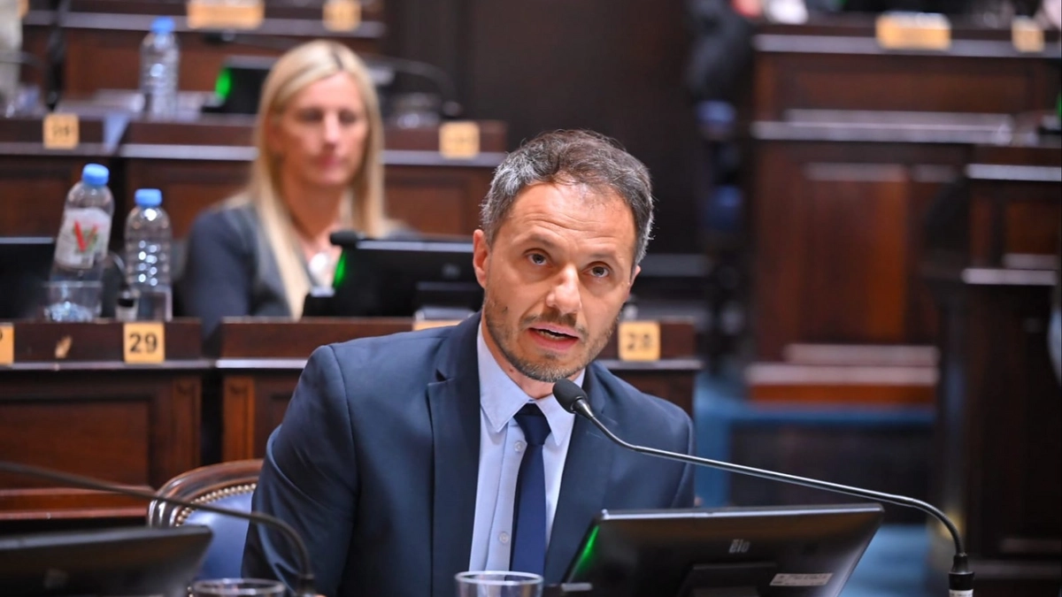 MEDIA SANCIÓN AL PROYECTO DE EN­DERE PARA DIGITALIZAR LOS TRÁMITES DE LOS PARQUES INDUSTRIALES.