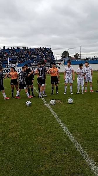 RACING Y ESTUDIANTES NO SE SACARON VENTAJAS EN EL CLÁSICO Y TODO SE DEFINE EN LA VUELTA.